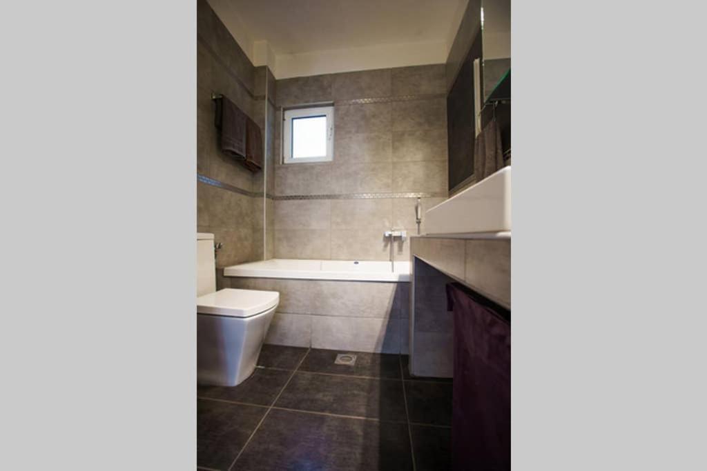 A Stylish Apartment In The Center Of Kastoria Exteriér fotografie